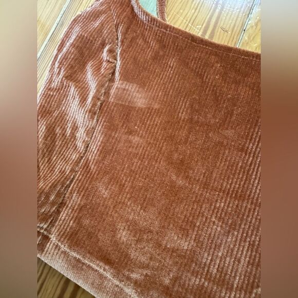 NWT Urban Outfitters Cropped Tank - Picture 2 of 5